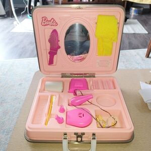 Vintage 1973 Barbie Child Size Vanity Case Working